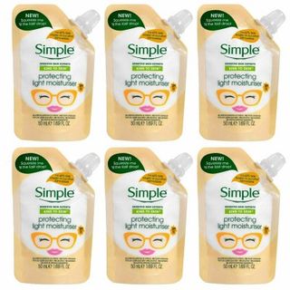 Simple Kind to Skin Protecting Light Moisturiser with SPF 15 Pouch