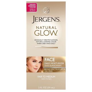 Jergens Natural Glow Oil-Free Daily Moisturizer for Face with Broad Spectrum SPF 20, Fair to Medium Skin Tones, 2 Ounces