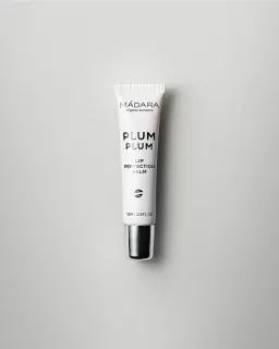 Madara Cosmetics Plum Plum Bálsamo Labial